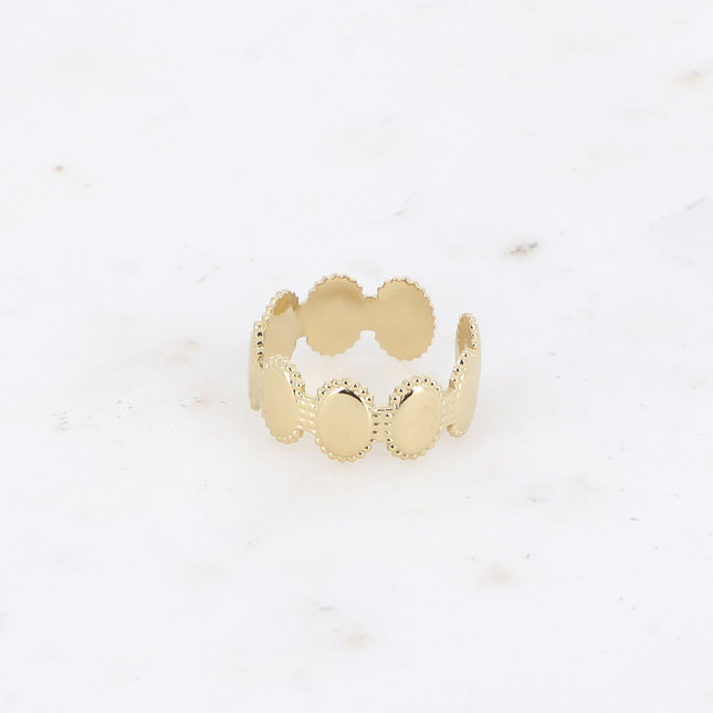 Ring - oval with pearly effect edges