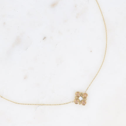 Collier - motif géométrique avec pierres naturelles et cristal taillé carré