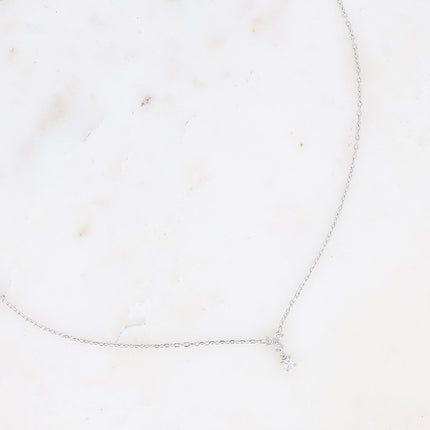 Collier - petit pendentif avec oxydes de zirconium