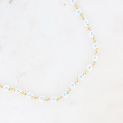 Collier - sur fil avec fleurs en perles rocailles