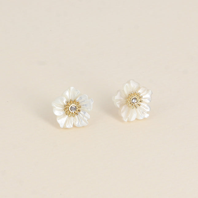 Boucles puces Elfie - fleur nacrée et petit cristal