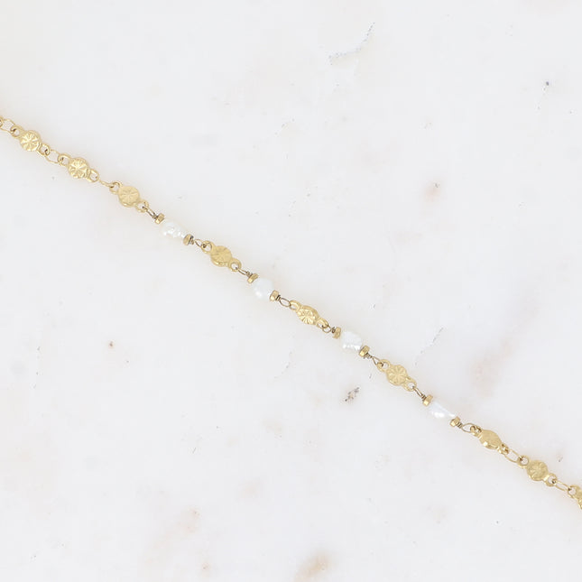 Bracelet - maille ronde avec étoile gravée et perles d'eau douce