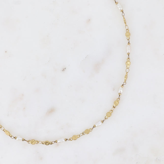 Collier - maille ronde avec étoile gravée et perles d'eau douce