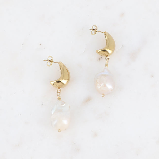 Boucles pendantes - demi anneau goutte et grande perle d'eau douce