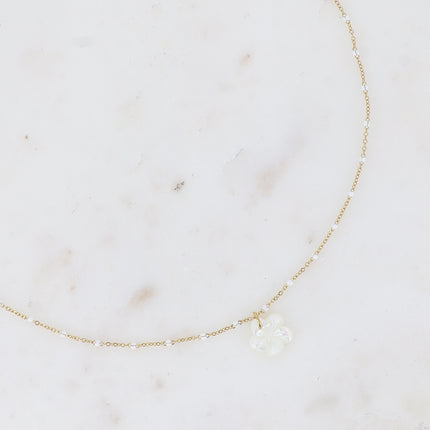 Collier - chaîne avec émail, pendentif fleur nacrée 12mm