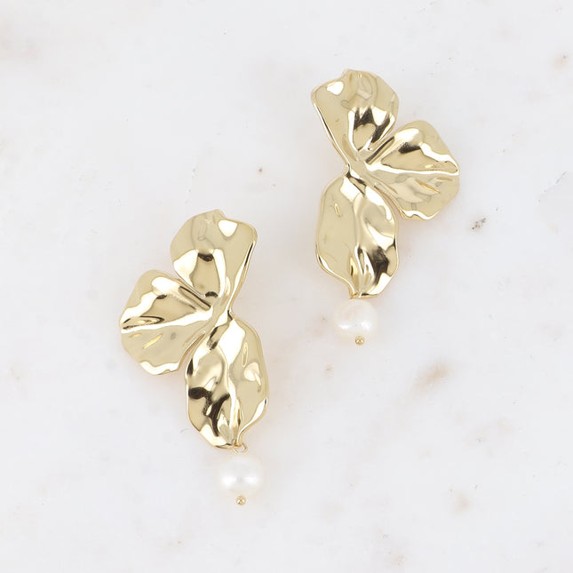 Boucles pendantes - effet pétales et perles d'eau douce