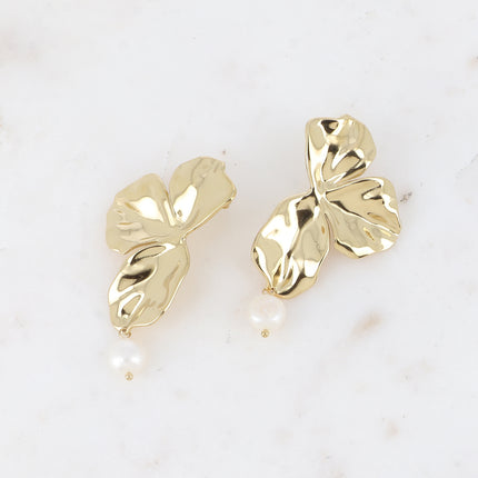 Boucles pendantes - effet pétales et perles d'eau douce