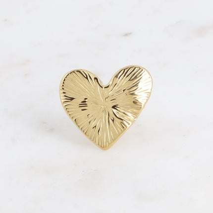 Bague - gros coeur aux lignes gravées