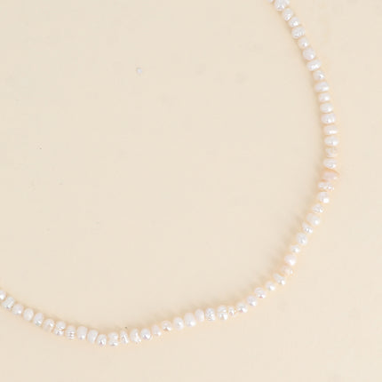 Collier sur cordon, ras de cou - perles d'eau douce 3 mm