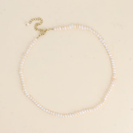 Collier sur cordon, ras de cou - perles d'eau douce 3 mm