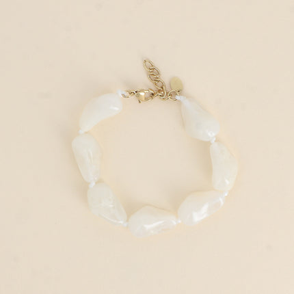 Bracelet sur cordon - morceaux de résine colorée