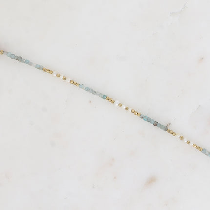 Bracelet sur câble - perles en acier, perles d'eau douce et pierres naturelles cubiques