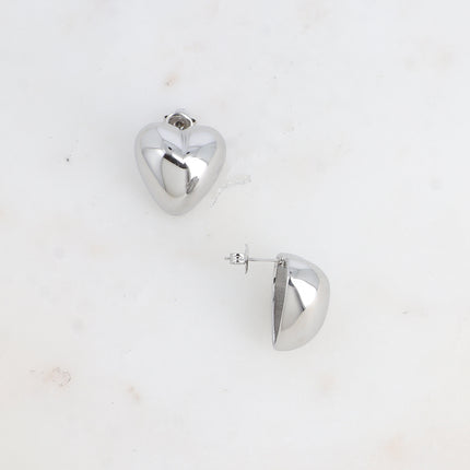 Heart-shaped stud earrings
