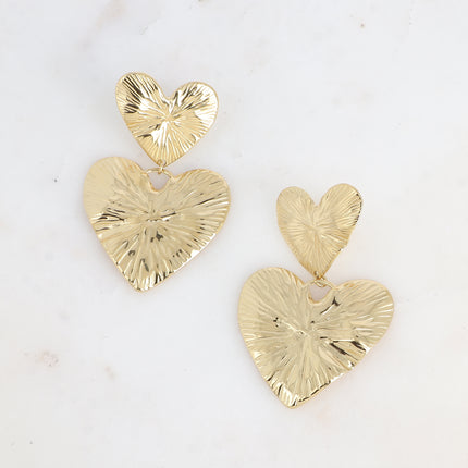 Boucles pendantes - 2 gros coeurs aux lignes gravées