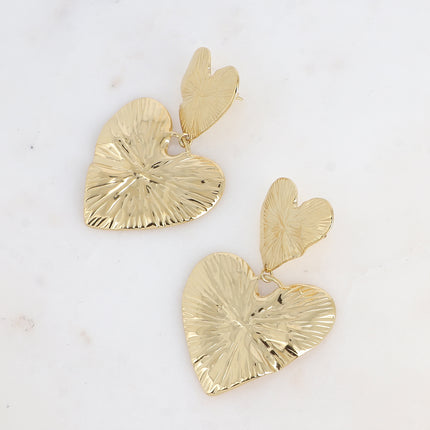 Boucles pendantes - 2 gros coeurs aux lignes gravées
