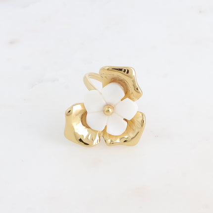 Bague - motif feuillage avec pièce fleur en nacre