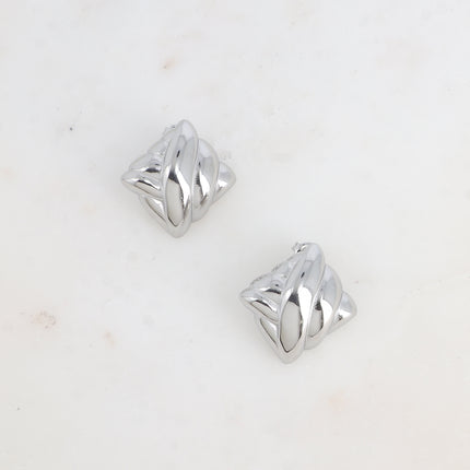 Boucles puces - carré bombé avec effet tressé