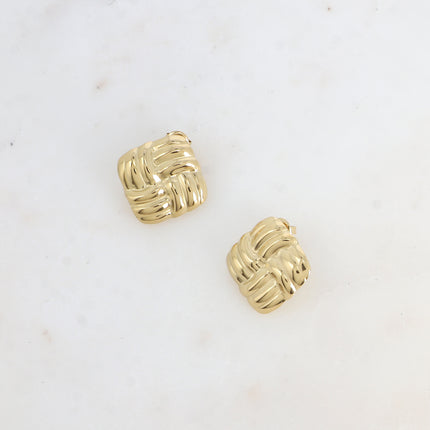 Boucles puces Clotilde- petit carré avec effet damier tressé