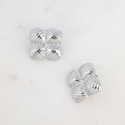 Boucles puces - fleur avec lignes striées