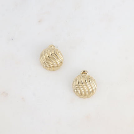 Boucles puces - pièce ronde aux lignes ondulées gravées