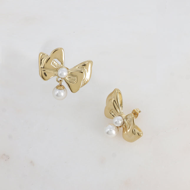 Boucles pendantes Gorgia - noeud papillon et 2 perles de résine blanche