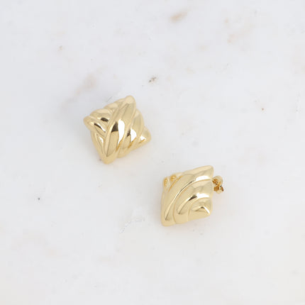 Boucles puces - carré bombé avec effet tressé