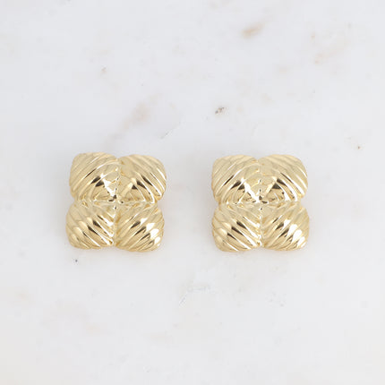 Boucles puces - fleur avec lignes striées