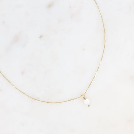 Collier - maille alternée plate et pendentif coeur en résine nacrée