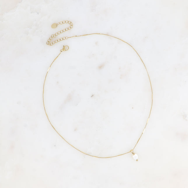 Necklace - alternating flat links and pearly resin heart pendant