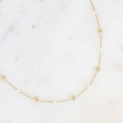 Collier Zela - perles d'eau douce et étoiles du Nord avec oxyde de zirconium