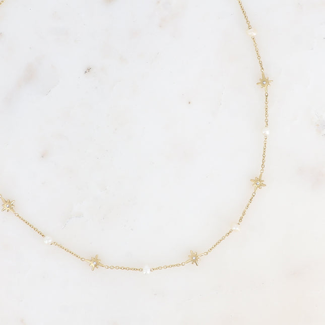 Collier Zela - perles d'eau douce et étoiles du Nord avec oxyde de zirconium