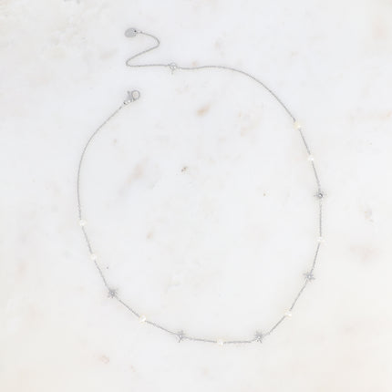 Collier Zela - perles d'eau douce et étoiles du Nord avec oxyde de zirconium
