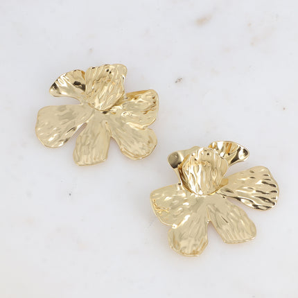Boucles puces Éliane - feuillage texturée et pétales empilées