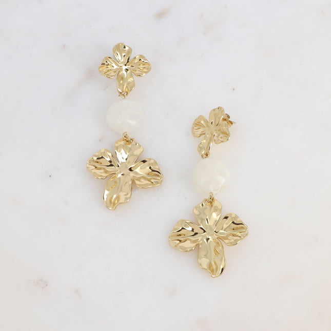 Boucles pendantes Sibylle - 2 fleurs texturées et 1 pièce ronde plate en acétate
