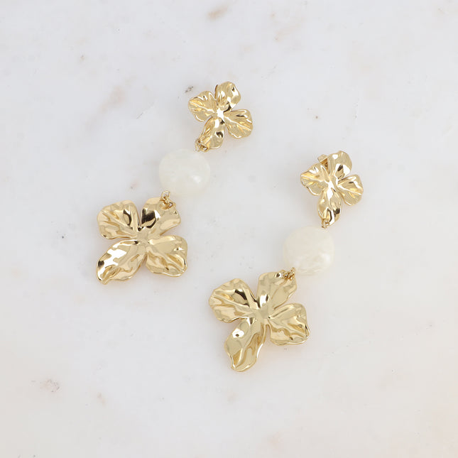Boucles pendantes Sibylle - 2 fleurs texturées et 1 pièce ronde plate en acétate