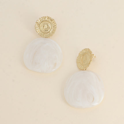 Boucles pendantes Adélaïde - fleur texturée et pièce en acétate