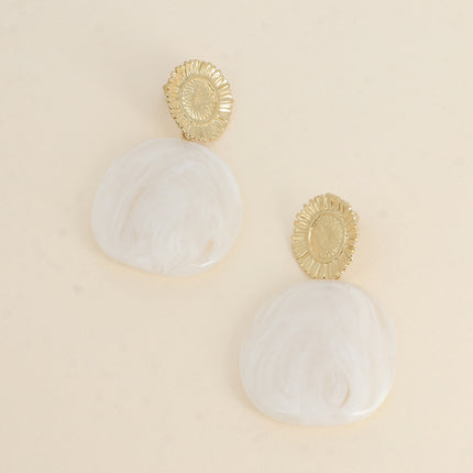 Boucles pendantes Adélaïde - fleur texturée et pièce en acétate