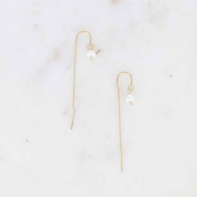 Boucles pendantes - chaîne et perles d'eau douce
