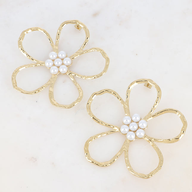 Boucles puces Trinity XL - grande fleur ajourée et billes en résine blanche nacrée