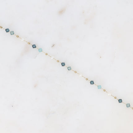 Bracelet - chaîne fine, cristaux toupies et perles d'eau douce