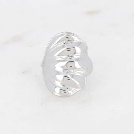 Bague - forme plate effet coquillage sur le côté