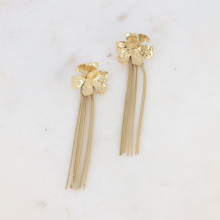 Boucles pendantes Mona - motif feuillage avec mailles serpent pendantes