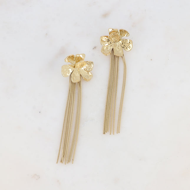 Boucles pendantes Mona - motif feuillage avec mailles serpent pendantes