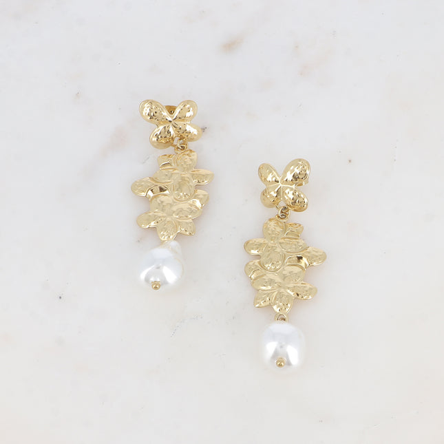Dangle earrings - 2 granulated clovers and a white resin bead