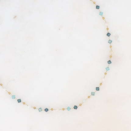 Collier - chaîne fine, cristaux toupies et perles d'eau douce
