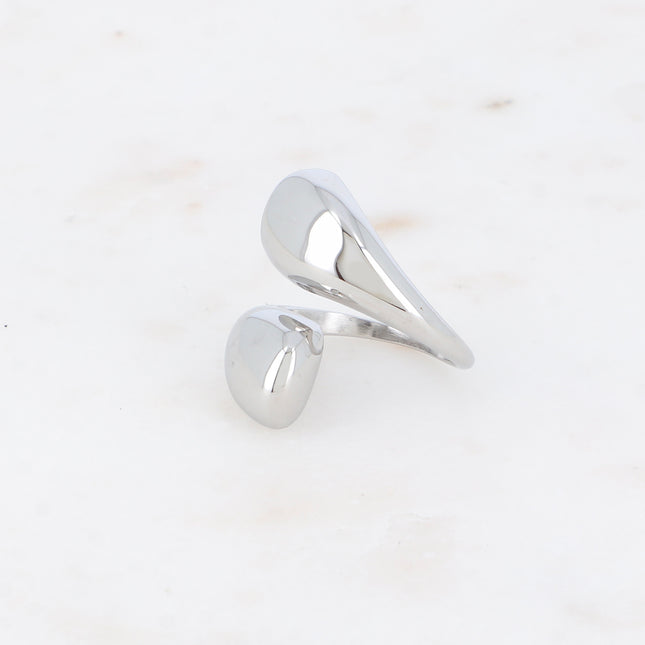 Open ring - intertwined domed shapes