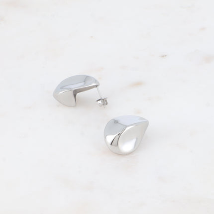 Stud earrings - pinch drop