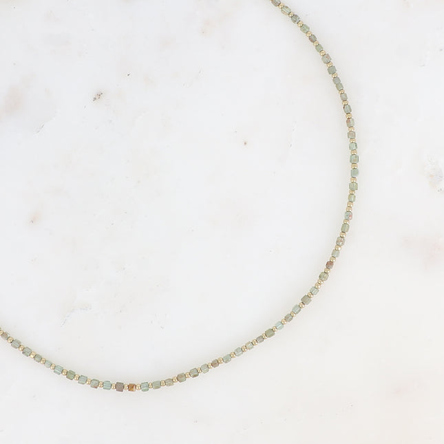 Collier sur câble - pierres naturelles cubiques