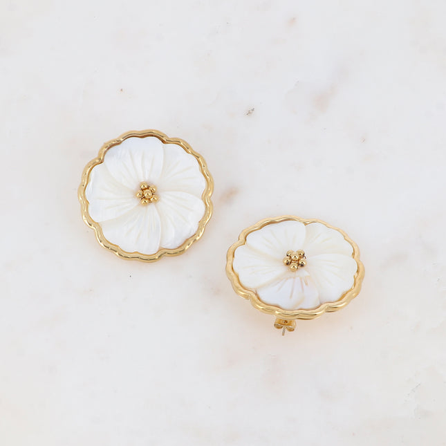 Boucles puces Eulalie - grande fleur nacrée plate 43mm