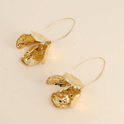Boucles pendantes - long crochet et pièce style feuillage suspendu